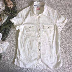 Levi's Tops - Levi’s White Classic Fit Button Down Short Sleeve Levi's Tops - Levi’s White Classic Fit Button Down Short Sleeve
